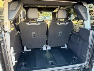 Ford Bronco 2024 4x4 Black Diamond 2 puertas SUV