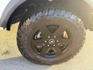 Ford Bronco 2024 4x4 Black Diamond 2 puertas SUV