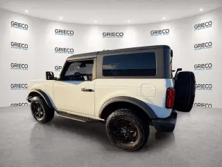 Ford Bronco 2024 4x4 Black Diamond 2 puertas SUV