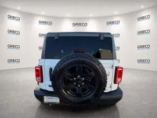 Ford Bronco 2024 4x4 Black Diamond 2 puertas SUV