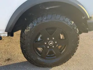 Ford Bronco 2024 4x4 Black Diamond 2 puertas SUV