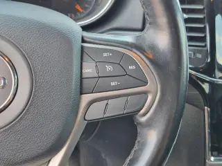 Jeep Grand Cherokee 2020 4x4 Laredo 4 puertas SUV