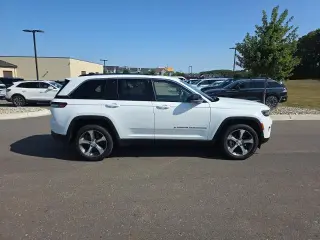 Jeep Grand Cherokee 2023 4x4 Limited 4 puertas SUV