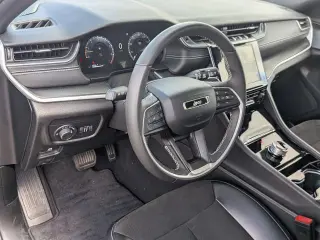 Jeep Grand Cherokee L 2023 4x4 Laredo 4 puertas SUV