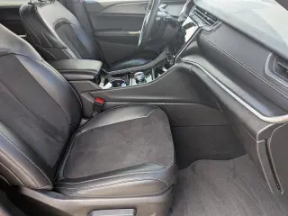 Jeep Grand Cherokee L 2023 4x4 Laredo 4 puertas SUV