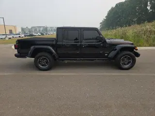 Jeep Gladiator 2022 4x4 Rubicon 4 puertas Cabina Crew 5.0 pies. SB
