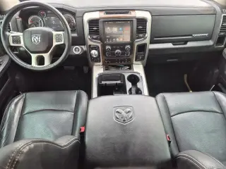 Ram 1500 2015 4x4 Laramie 4 puertas Cabina Crew 5.5 pies. SB Pickup