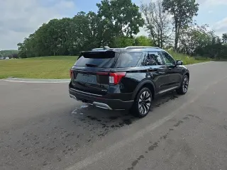 Ford Explorer 2025 AWD Platinum 4 puertas SUV