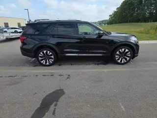 Ford Explorer 2025 AWD Platinum 4 puertas SUV