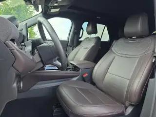 Ford Explorer 2025 AWD Platinum 4 puertas SUV