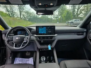 Ford Explorer 2025 AWD Platinum 4 puertas SUV