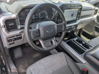 Ford F-150 2023 4x4 XLT 4 puertas SuperCrew 5.5 pies. SB