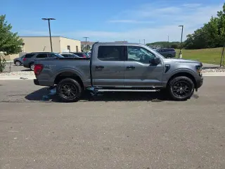 Ford F-150 2025 4x4 XLT 4 puertas SuperCrew 5.5 pies. SB
