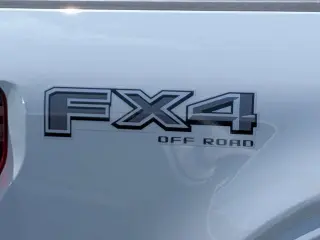 Ford F-150 2023 4x4 Platinum 4 puertas SuperCrew 6.5 pies. SB