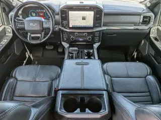 Ford F-150 2023 4x4 Platinum 4 puertas SuperCrew 6.5 pies. SB