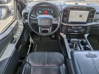 Ford F-150 2023 4x4 Platinum 4 puertas SuperCrew 6.5 pies. SB