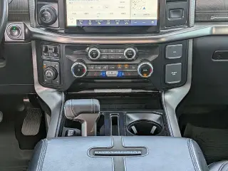 Ford F-150 2023 4x4 Platinum 4 puertas SuperCrew 6.5 pies. SB