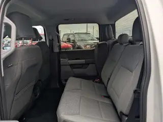 Ford F-150 2025 4x4 XLT 4 puertas SuperCrew 5.5 pies. SB