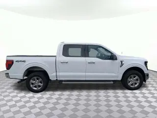 Ford F-150 2025 4x4 XLT 4 puertas SuperCrew 5.5 pies. SB