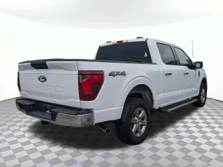Ford F-150 2025 4x4 XLT 4 puertas SuperCrew 5.5 pies. SB