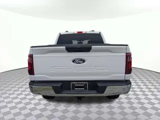 Ford F-150 2025 4x4 XLT 4 puertas SuperCrew 5.5 pies. SB