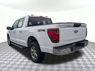 Ford F-150 2025 4x4 XLT 4 puertas SuperCrew 5.5 pies. SB