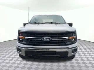 Ford F-150 2025 4x4 XLT 4 puertas SuperCrew 5.5 pies. SB