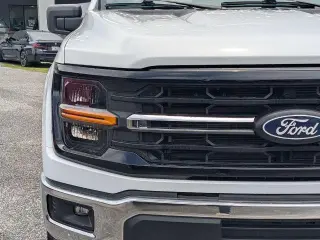 Ford F-150 2025 4x4 XLT 4 puertas SuperCrew 5.5 pies. SB