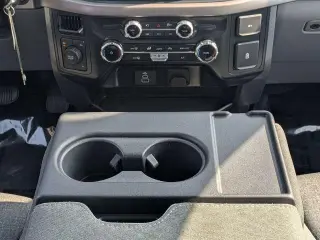 Ford F-150 2025 4x4 XLT 4 puertas SuperCrew 5.5 pies. SB