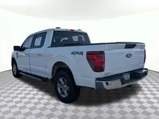 Ford F-150 2025 4x4 XLT 4 puertas SuperCrew 5.5 pies. SB