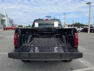 Ford F-150 2024 4x4 XL Cabina Regular 2 puertas 6.5 pies. SB