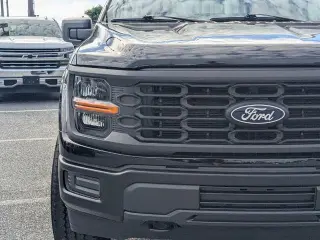 Ford F-150 2024 4x4 XL Cabina Regular 2 puertas 6.5 pies. SB