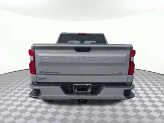 Chevrolet Silverado 1500 2025 4x2 RST 4 puertas Cabina Crew 5.8 pies. Caja corta