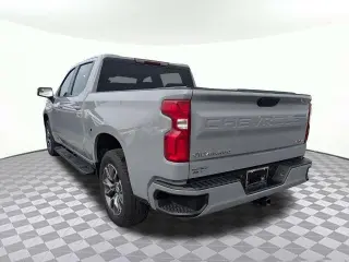 Chevrolet Silverado 1500 2025 4x2 RST 4 puertas Cabina Crew 5.8 pies. Caja corta