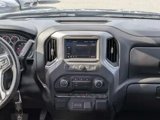 Chevrolet Silverado 1500 Limited 2022 4x2 Custom 4 puertas Crew Cab 5.8 pies. SB