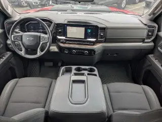 Chevrolet Silverado 1500 2023 4x4 LT Trail Boss 4 puertas Cabina Crew 5.8 pies. SB