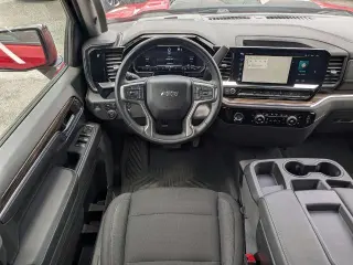 Chevrolet Silverado 1500 2023 4x4 LT Trail Boss 4 puertas Cabina Crew 5.8 pies. SB