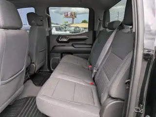 Chevrolet Silverado 1500 2022 4x4 LT Cabina Crew 4 puertas 5.8 ft. Caja corta con 2FL