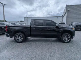 Chevrolet Silverado 1500 2022 4x4 LT Cabina Crew 4 puertas 5.8 ft. Caja corta con 2FL