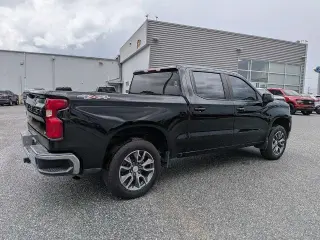 Chevrolet Silverado 1500 2022 4x4 LT Cabina Crew 4 puertas 5.8 ft. Caja corta con 2FL