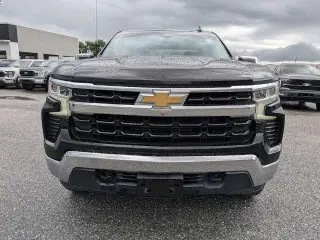 Chevrolet Silverado 1500 2022 4x4 LT Cabina Crew 4 puertas 5.8 ft. Caja corta con 2FL
