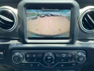 Jeep Wrangler 2023 4x4 Sahara 4 puertas SUV