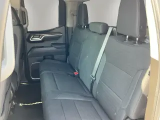 GMC Sierra 1500 2025 4x2 Elevation 4 puertas Doble Cabina 1.98 m (6.6 pies) caja corta