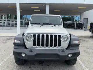 Jeep Wrangler 2024 4x4 Sport 4 puertas SUV