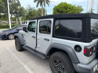 Jeep Wrangler 2024 4x4 Sport 4 puertas SUV