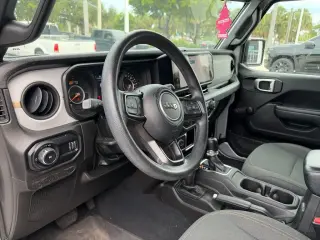 Jeep Wrangler 2024 4x4 Sport 4 puertas SUV