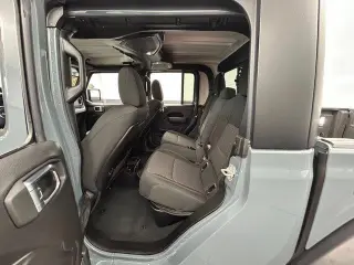 Jeep Gladiator 2024 4x4 Mojave 4 puertas Crew Cab 5.0 pies. SB