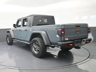 Jeep Gladiator 2024 4x4 Mojave 4 puertas Crew Cab 5.0 pies. SB