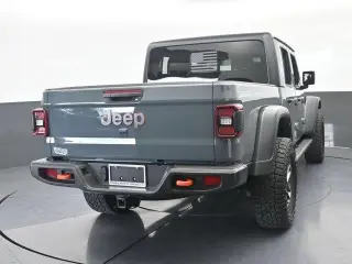 Jeep Gladiator 2024 4x4 Mojave 4 puertas Crew Cab 5.0 pies. SB