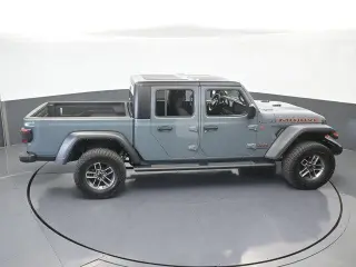 Jeep Gladiator 2024 4x4 Mojave 4 puertas Crew Cab 5.0 pies. SB